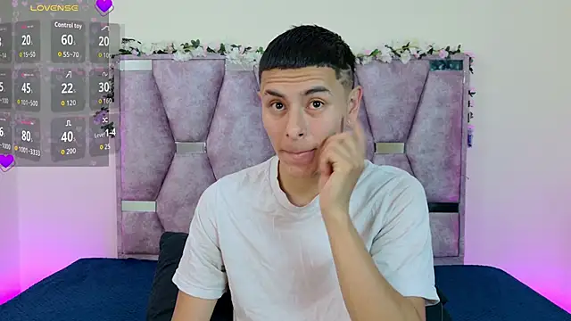 lana and liam  online show from 11/11/25, 09:20