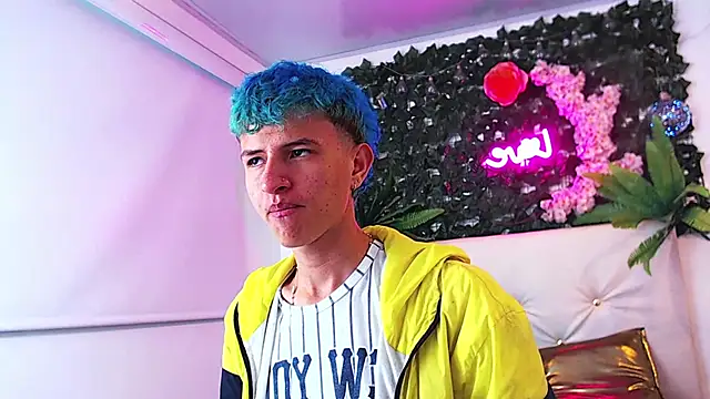 Snapshot of iam_lukas__ chatting on 10/09/25, 03:15 iam lukas online show from 10/09/25, 03:15