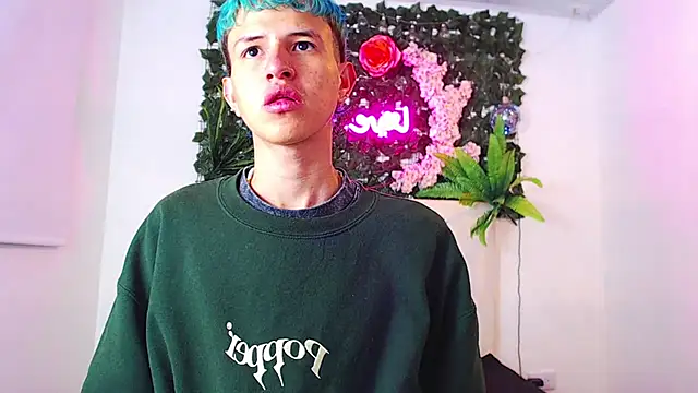 Snapshot of iam_lukas__ chatting on 10/14/25, 03:07 iam lukas online show from 10/14/25, 03:07