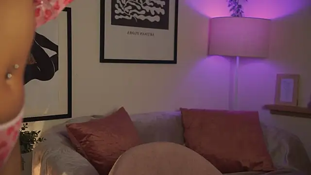 midnightbby  online show from 01/14/26, 05:29