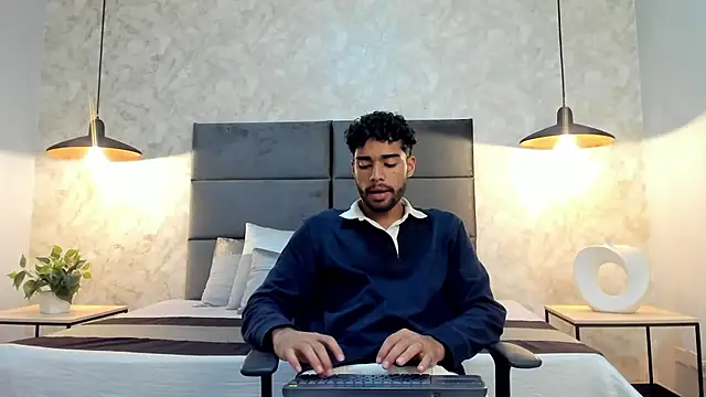 RaphaelDufort online show from 09/26/25, 12:03