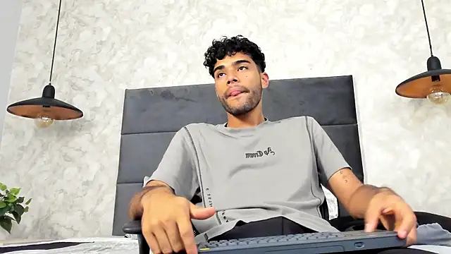 RaphaelDufort online show from 10/15/25, 12:00