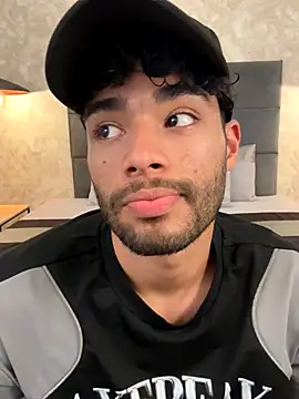 RaphaelDufort online show from 11/25/25, 12:21