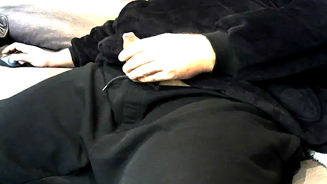 tommyj1988 online show from 10/22/25, 08:03