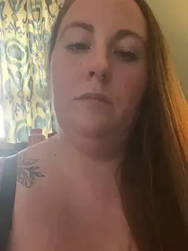 Snapshot of Domimommy420 chatting on 10/21/25, 06:52 Domimommy420 online show from 10/21/25, 06:52