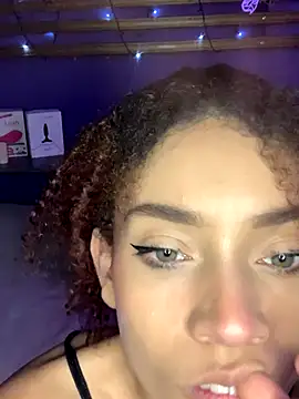 Snapshot of ValentinaStorm1 chatting on 10/05/25, 01:53 ValentinaStorm1 online show from 10/05/25, 01:53