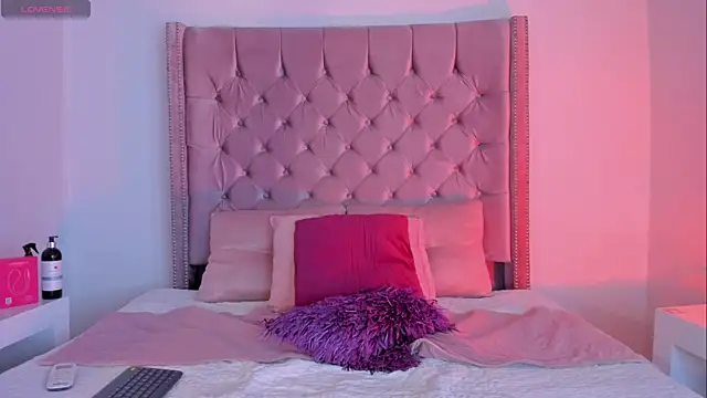 Diamond Piarce online show from 09/15/25, 03:17