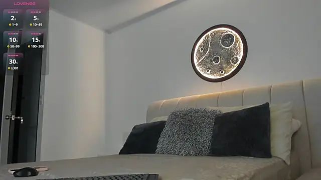 victoriia rose online show from 09/15/25, 11:05