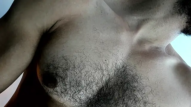 latinhotmuscle online show from 11/03/25, 08:04