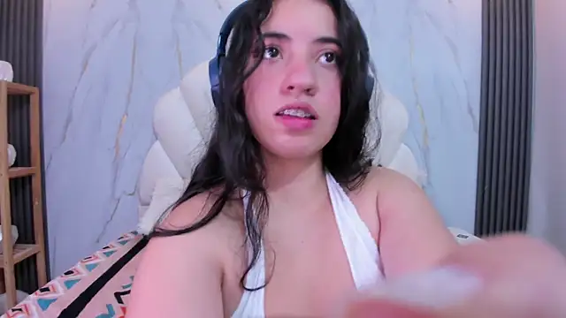 Nicol Chang online show from 10/29/25, 07:48