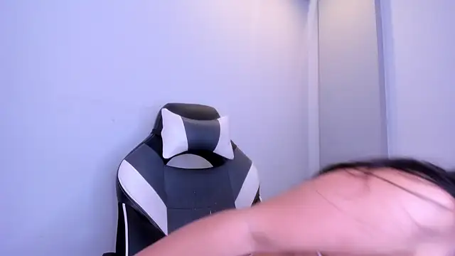 Nicol Chang online show from 12/21/25, 09:00