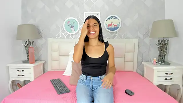 naia cox online show from 10/25/25, 03:47