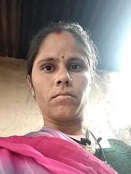 Hot-ilaiy online show from 11/10/25, 11:42