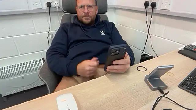 bilf1978 online show from 04/22/26, 08:06