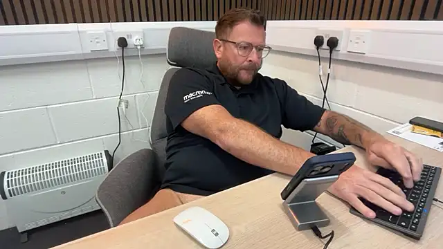 bilf1978 online show from 04/23/26, 08:57