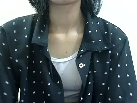 smallcuute online show from 11/30/25, 01:20