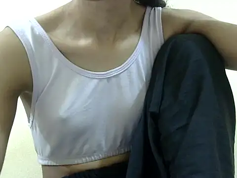 smallcuute online show from 01/13/26, 06:13