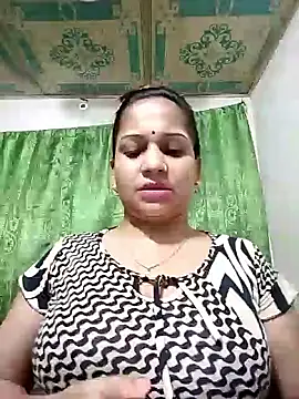 Snapshot of Payel_50 chatting on 06/10/26, 08:52 Payel 50 online show from 06/10/26, 08:52