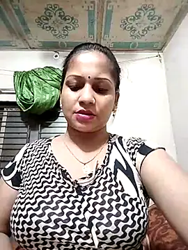 Snapshot of Payel_50 chatting on 07/07/26, 02:43 Payel 50 online show from 07/07/26, 02:43