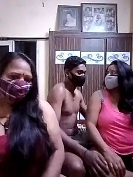 LoveOnStream online show from 02/10/26, 12:09