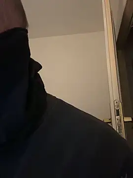 parka999 online show from 10/14/25, 05:25