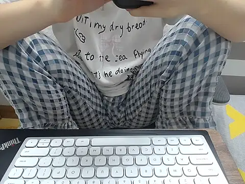 Lamoon 2k online show from 10/28/25, 03:54