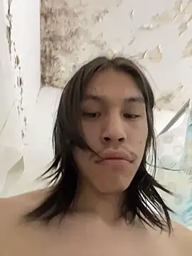 Snapshot of heytherepeoples717 chatting on 11/05/25, 11:21 heytherepeoples717 online show from 11/05/25, 11:21