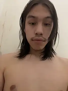 Snapshot of heytherepeoples717 chatting on 11/10/25, 01:54 heytherepeoples717 online show from 11/10/25, 01:54