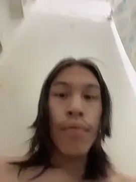 Snapshot of heytherepeoples717 chatting on 11/14/25, 02:49 heytherepeoples717 online show from 11/14/25, 02:49