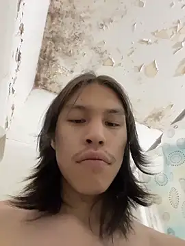 Snapshot of heytherepeoples717 chatting on 11/20/25, 02:01 heytherepeoples717 online show from 11/20/25, 02:01