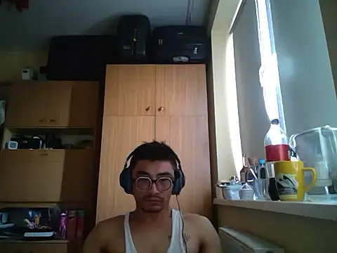 Lokomo32 online show from 05/17/26, 04:43