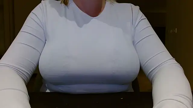 Esmee-Xxx online show from 11/16/25, 06:57