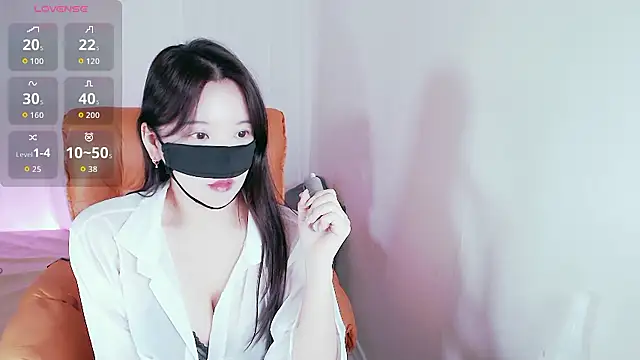 Snapshot of ai_bin chatting on 10/26/25, 12:22 ai bin online show from 10/26/25, 12:22