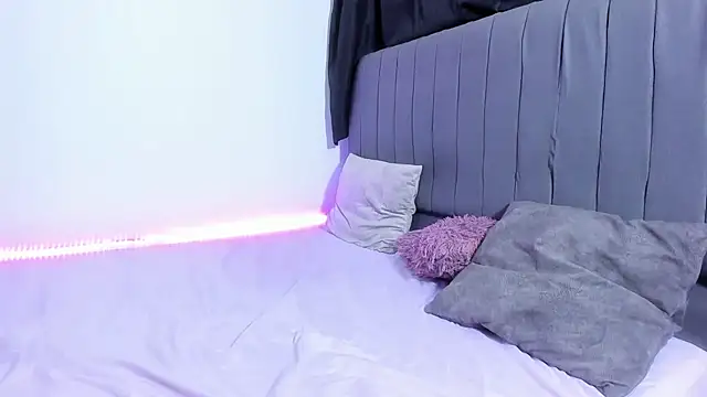 Snapshot of sexloversxxxXX chatting on 01/18/25, 01:08 sexloversxxxXX online show from 01/18/25, 01:08