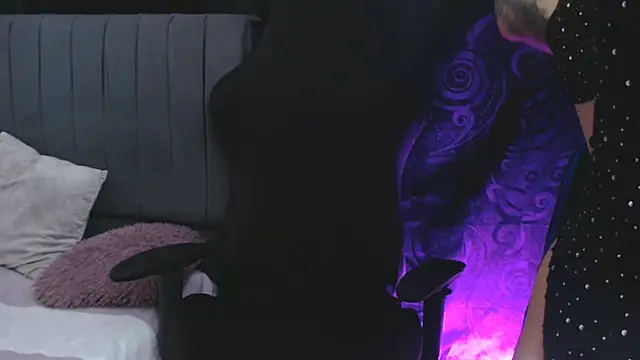 Snapshot of sexloversxxxXX chatting on 03/08/25, 11:18 sexloversxxxXX online show from 03/08/25, 11:18