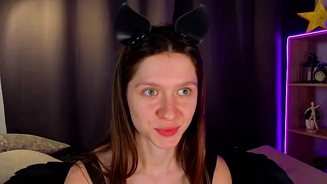 Snapshot of MinaMancilla chatting on 09/10/25, 04:18 MinaMancilla online show from 09/10/25, 04:18