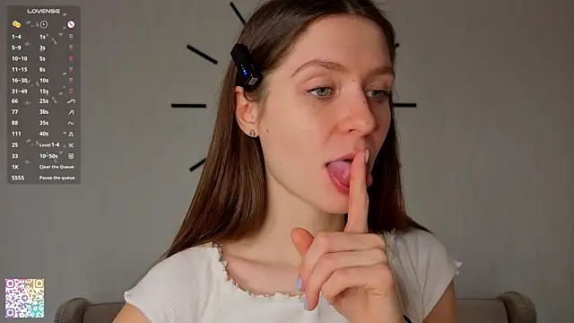 Snapshot of MinaMancilla chatting on 09/25/25, 04:27 MinaMancilla online show from 09/25/25, 04:27