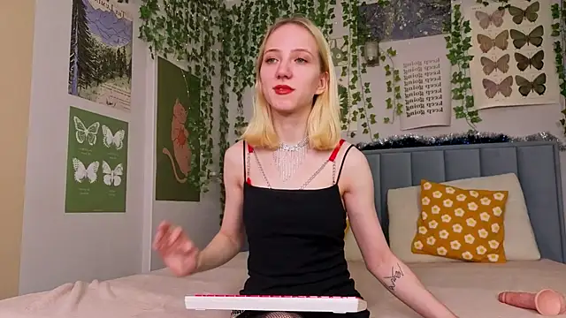 EmmaNovak online show from 12/16/25, 11:48