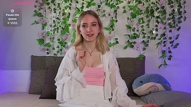 EmmaNovak online show from 03/28/26, 09:14