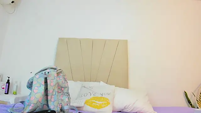  Miaa khalifa  online show from 10/04/25, 12:03