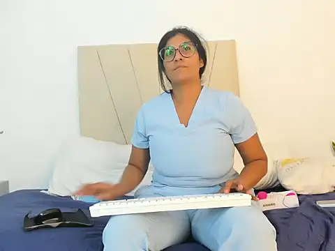  Miaa khalifa  online show from 10/07/25, 12:13