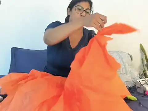  Miaa khalifa  online show from 10/15/25, 12:16