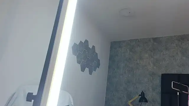 crystaldarliing online show from 04/13/26, 04:23