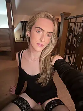 Snapshot of Dorinda_23X chatting on 11/11/25, 01:33 Dorinda 23X online show from 11/11/25, 01:33