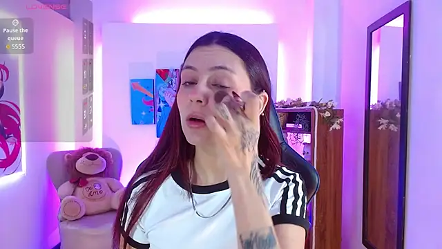 AlanaGarcia19 online show from 12/15/25, 11:58