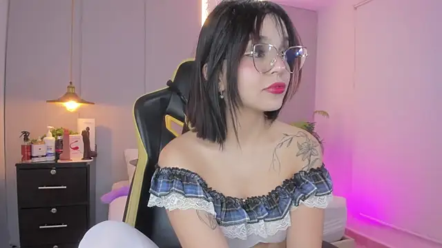 Clara Luu online show from 02/04/26, 02:50