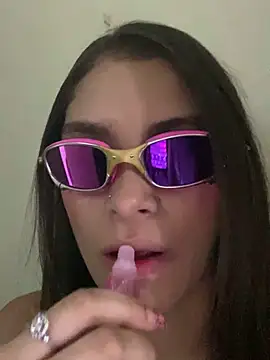 Snapshot of Hannacooper3 chatting on 11/09/25, 11:47 Hannacooper3 online show from 11/09/25, 11:47