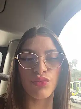 Snapshot of Hannacooper3 chatting on 11/14/25, 06:17 Hannacooper3 online show from 11/14/25, 06:17