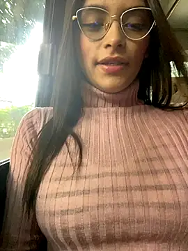 Snapshot of Hannacooper3 chatting on 11/15/25, 06:26 Hannacooper3 online show from 11/15/25, 06:26