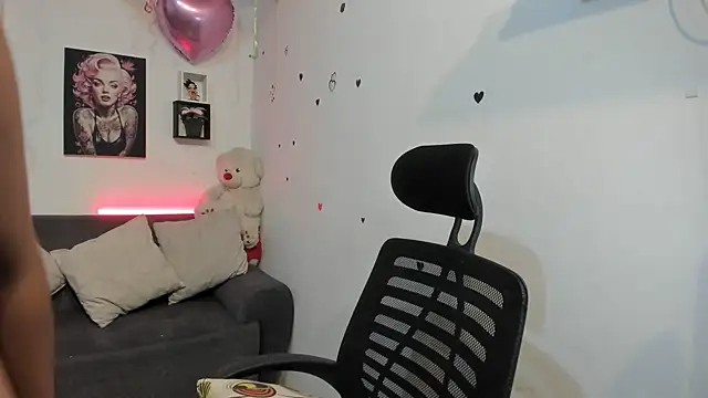 anastasia tuya online show from 04/01/26, 07:53